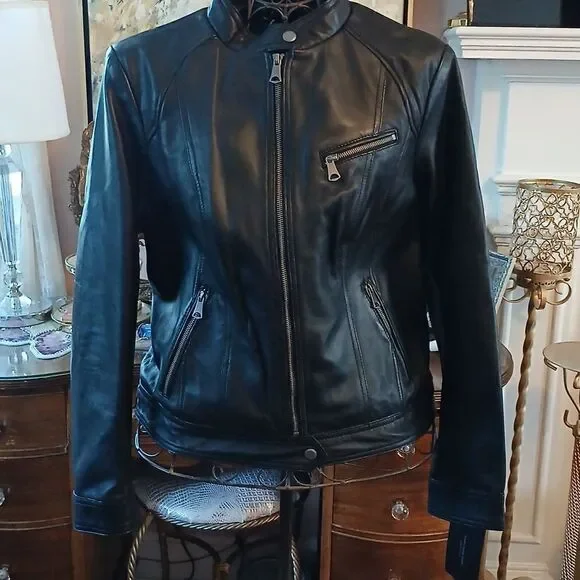 Andrew Marc - Picture 8 of 9